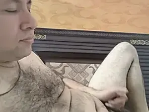 13hornyy