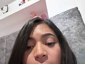 Ariaanaa_grey